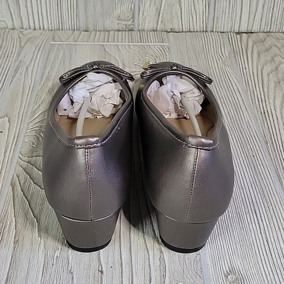Salon Studio Slip On Metallic Wedge Shoes With Bow Womens Size 9 NEW - Picture 6 of 14